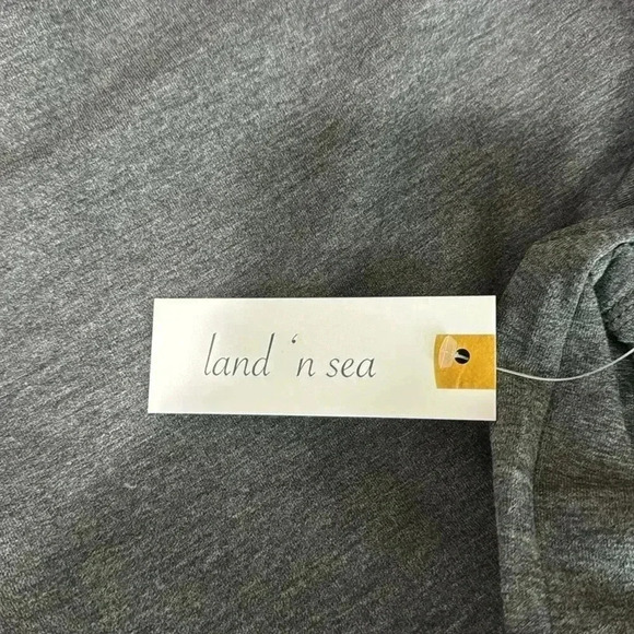 Land ‘n Sea Women’s Long Sleeve Gray Sweatshirt Size M NWT - Picture 10 of 11